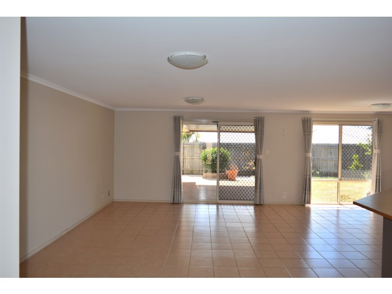 11 Saba Court, Middle Ridge QLD 4350