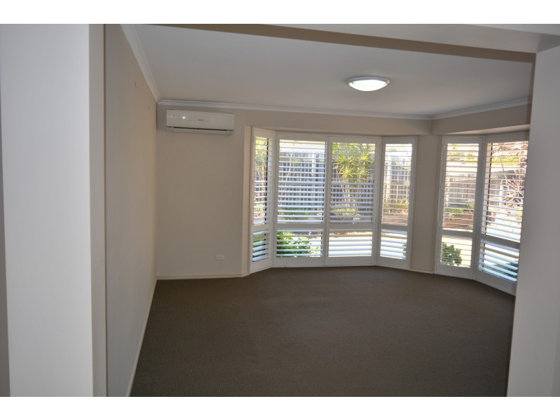 11 Saba Court, Middle Ridge QLD 4350