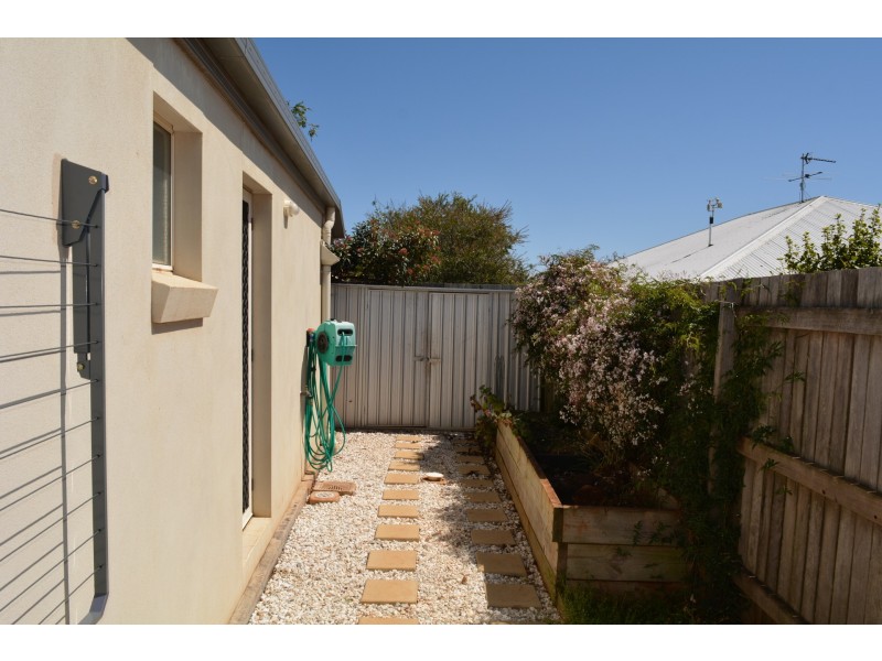 11 Saba Court, Middle Ridge QLD 4350