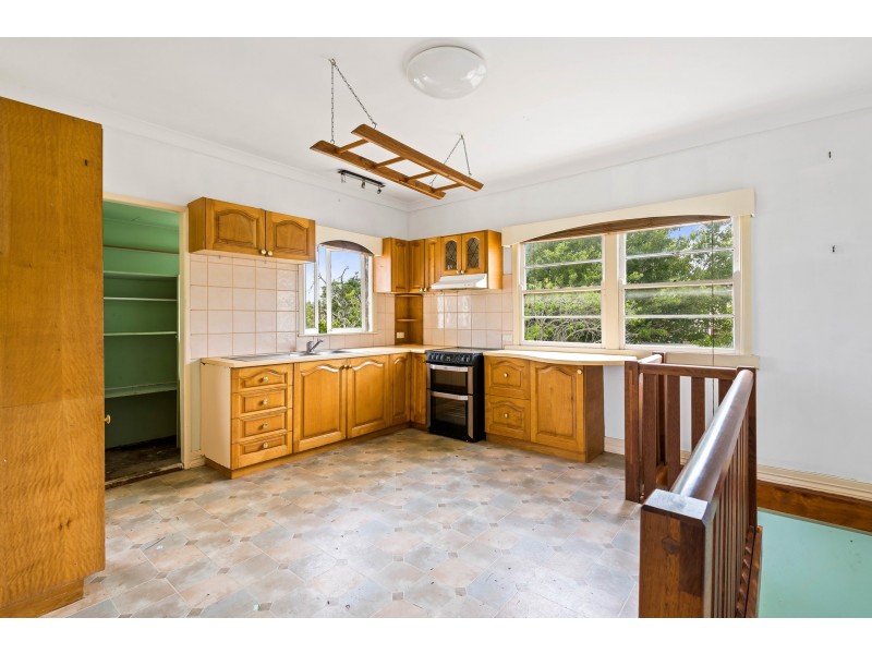 36 Elizabeth Street, South Toowoomba QLD 4350