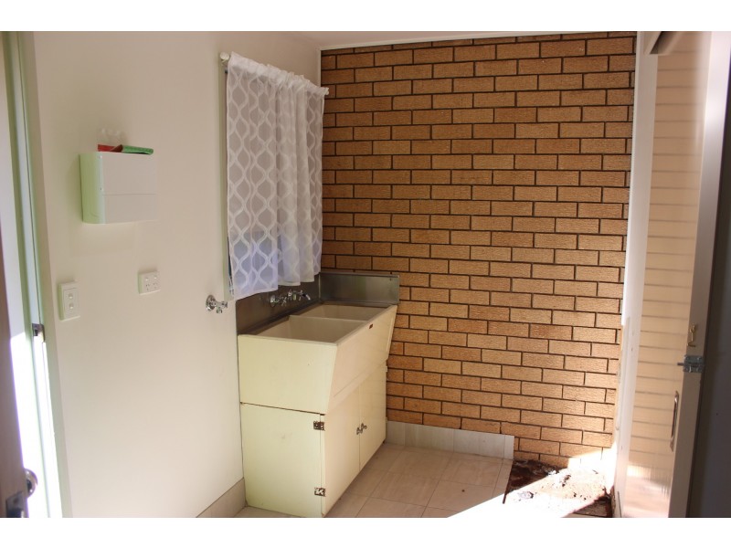 2/36 Priest Street, Rockville QLD 4350