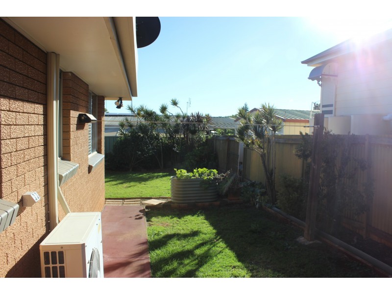 2/36 Priest Street, Rockville QLD 4350