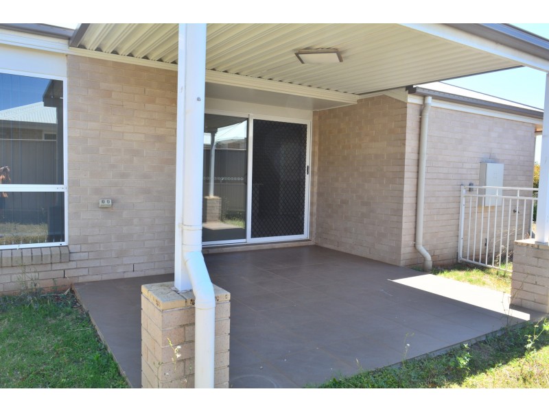 1/1 Chainey Court, Glenvale QLD 4350