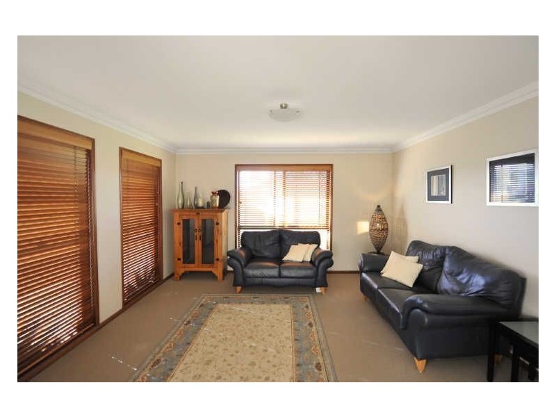352 Mackenzie Street, Middle Ridge QLD 4350