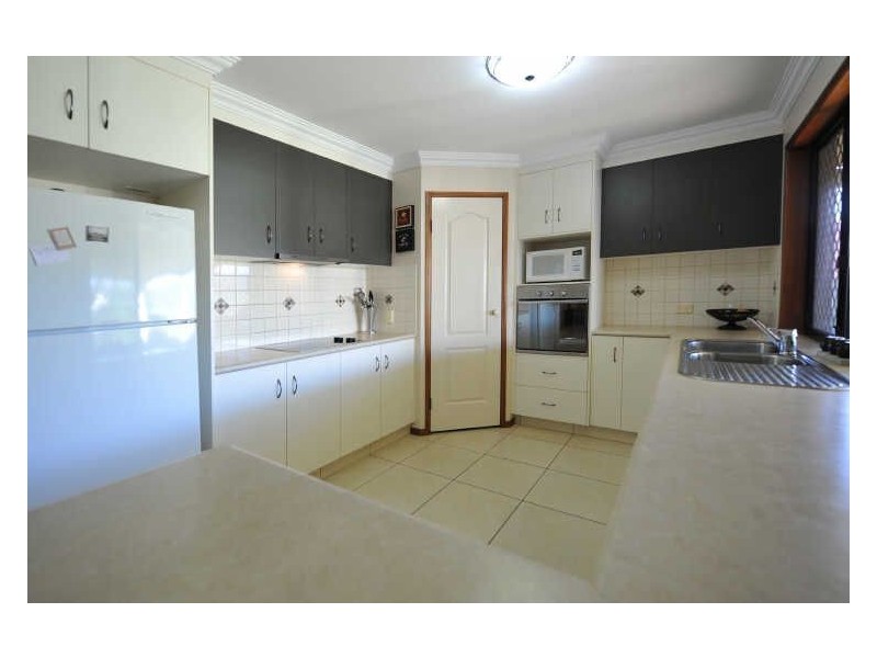 352 Mackenzie Street, Middle Ridge QLD 4350