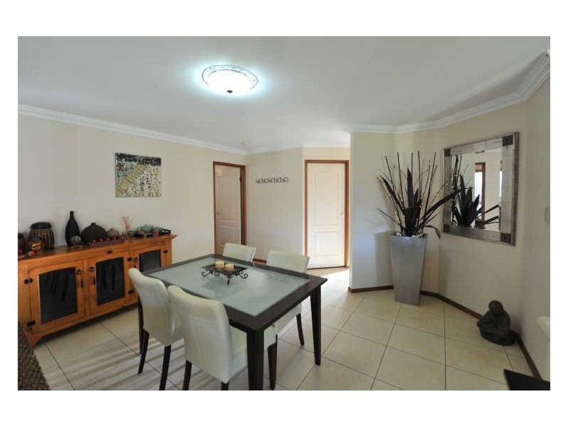 352 Mackenzie Street, Middle Ridge QLD 4350