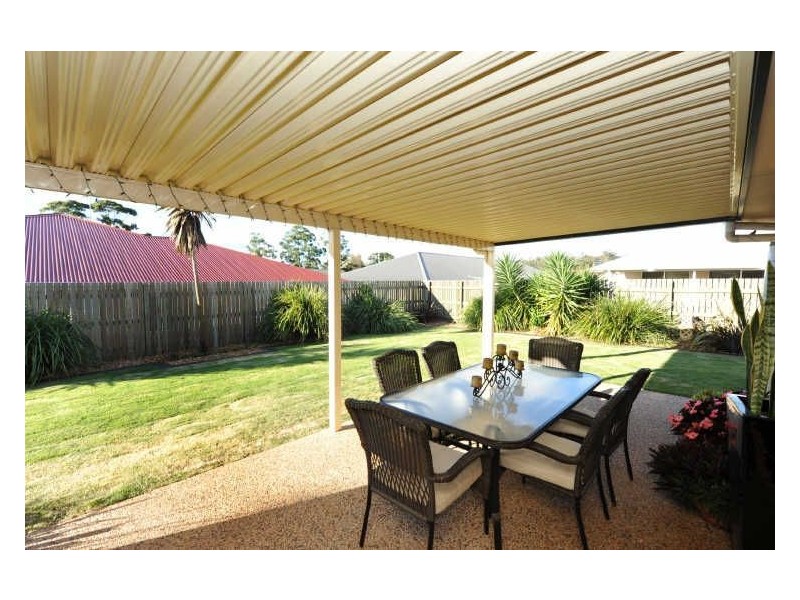 352 Mackenzie Street, Middle Ridge QLD 4350