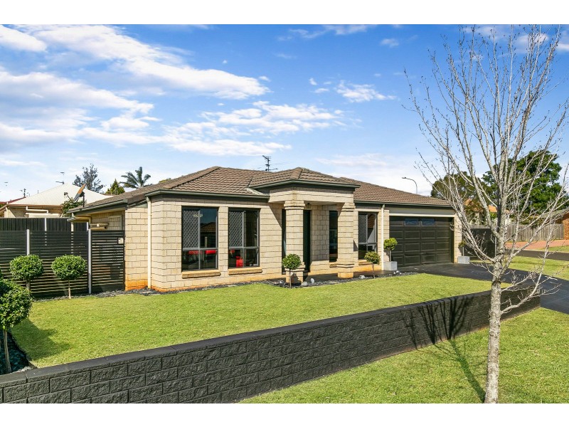 19 Biscay Street, Glenvale QLD 4350