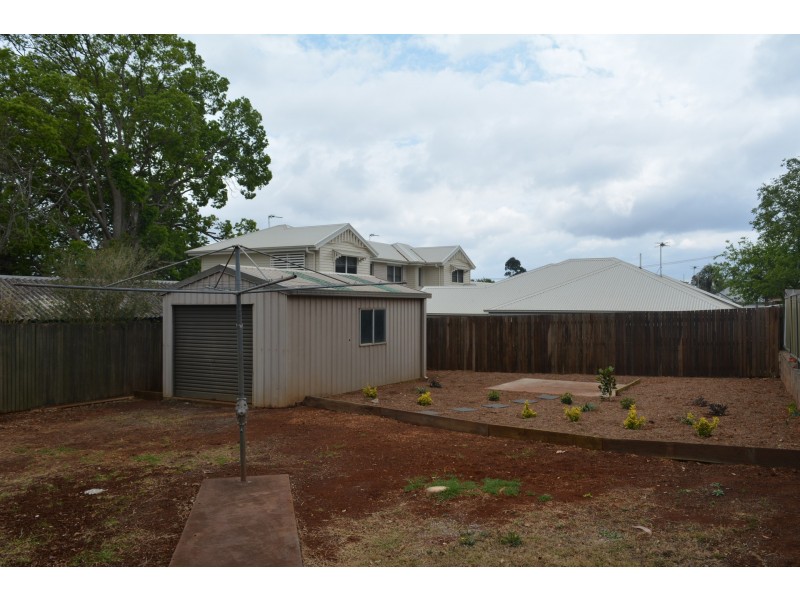 1B Atkinson Street, South Toowoomba QLD 4350