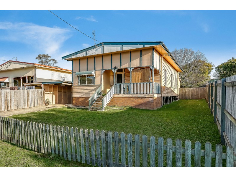12 Swallow Court, Newtown QLD 4350