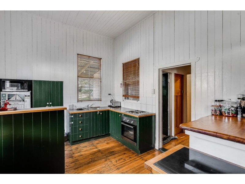 12 Swallow Court, Newtown QLD 4350