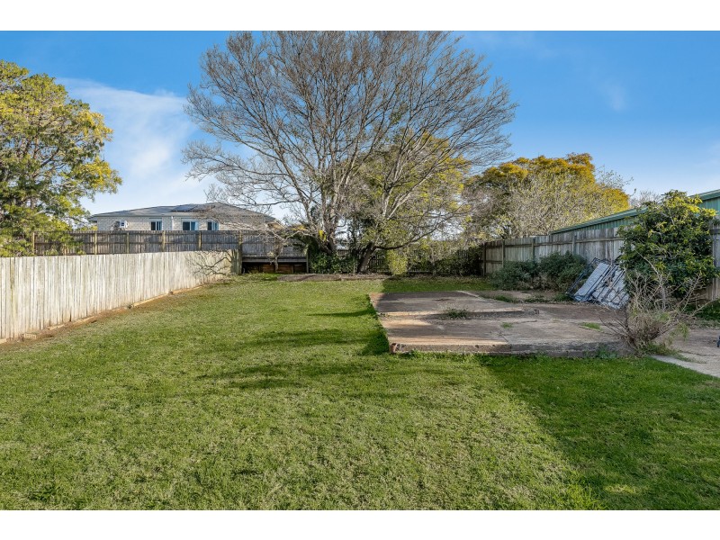 12 Swallow Court, Newtown QLD 4350