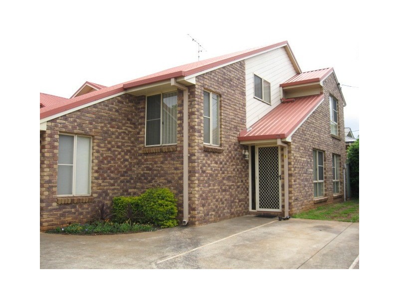 1/390 Stenner Street, Darling Heights QLD 4350