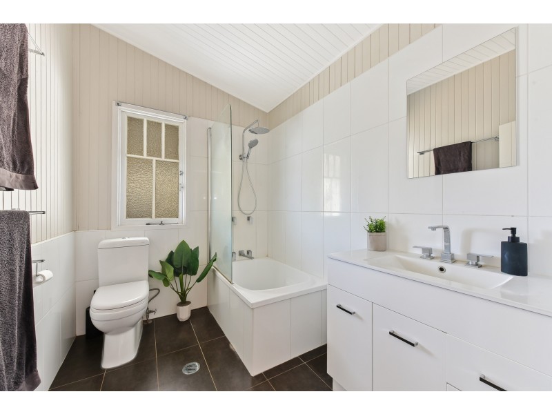 118a Neil Street, South Toowoomba QLD 4350