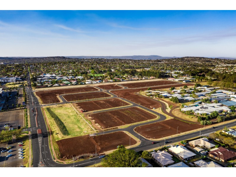 21 Lourdes Street, Middle Ridge QLD 4350