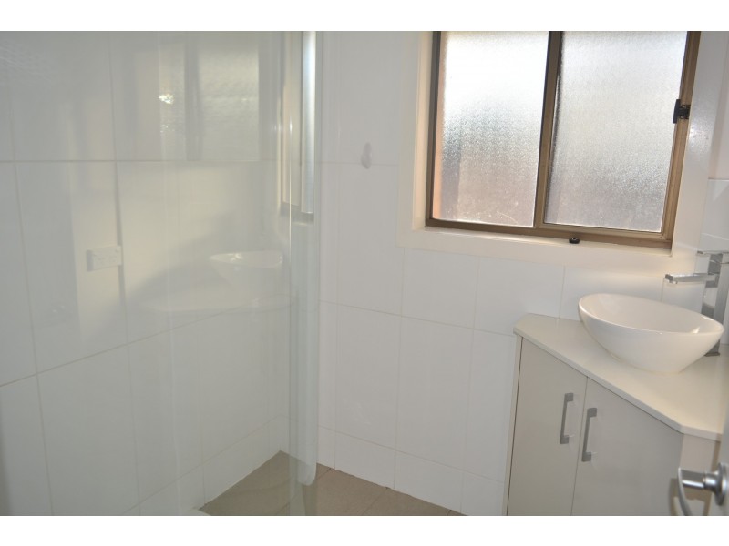 30/2 Benjamin Street, Mount Lofty QLD 4350