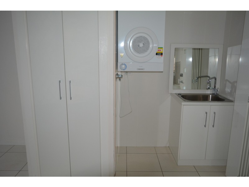 30/2 Benjamin Street, Mount Lofty QLD 4350