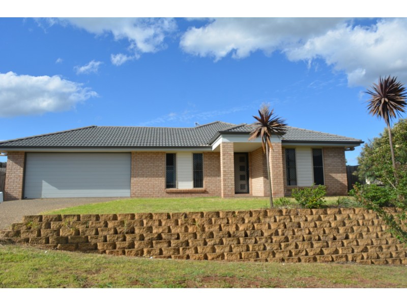 17 Sweeney Street, Kearneys Spring QLD 4350