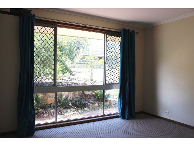 16 Air Force Road, Helidon QLD 4344