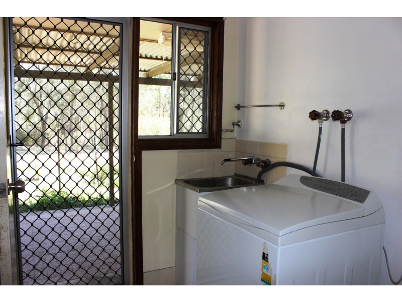 16 Air Force Road, Helidon QLD 4344