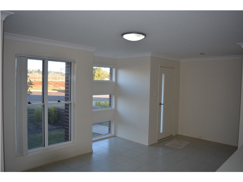 1/41 Highgrove Drive, Highfields QLD 4352