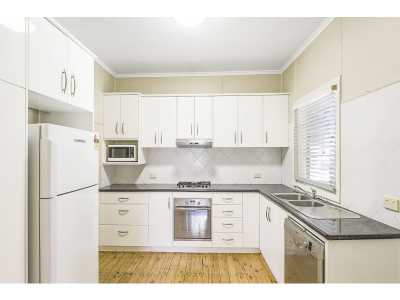 32 Long Street, Rangeville QLD 4350