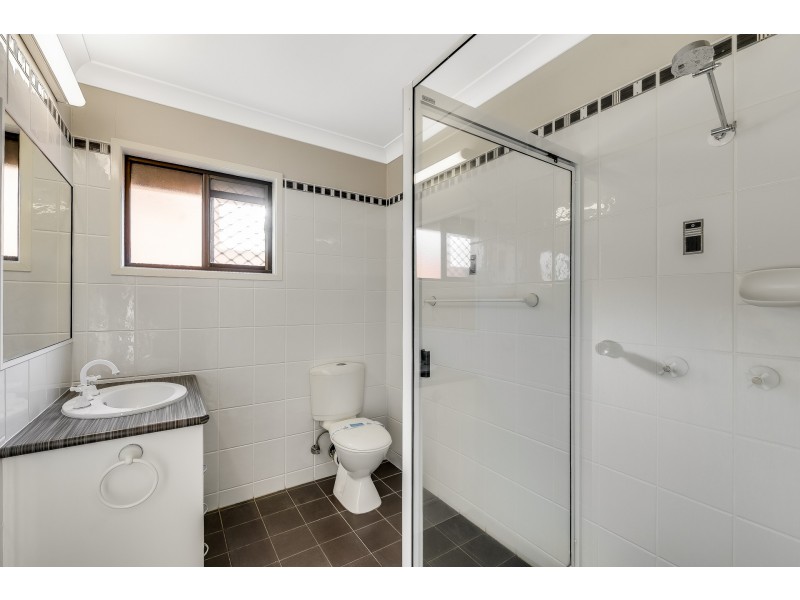 2/316 Hume Street, Centenary Heights QLD 4350