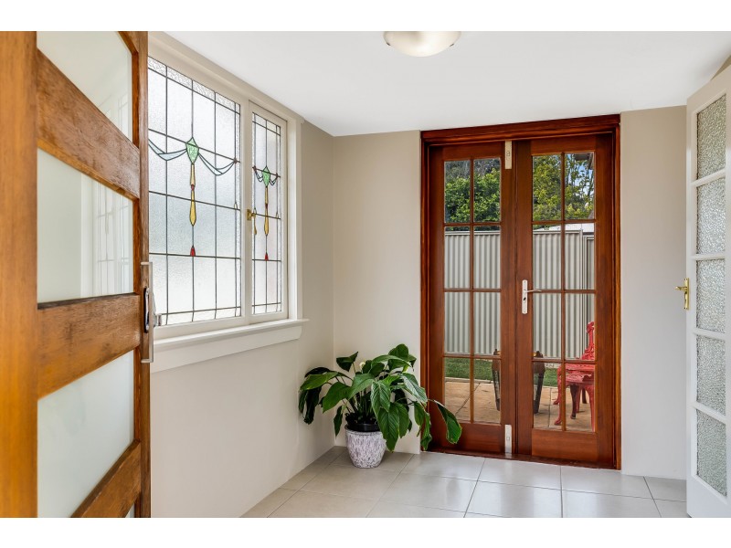 87 Phillip Street, South Toowoomba QLD 4350