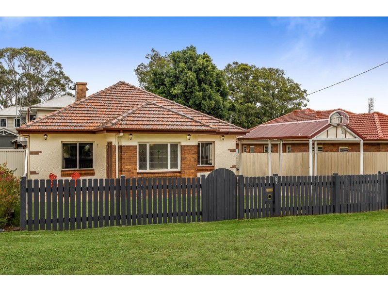 87 Phillip Street, South Toowoomba QLD 4350
