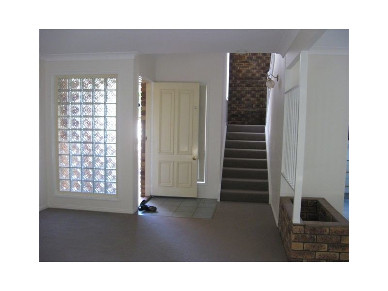 2/390 Stenner Street, Kearneys Spring QLD 4350