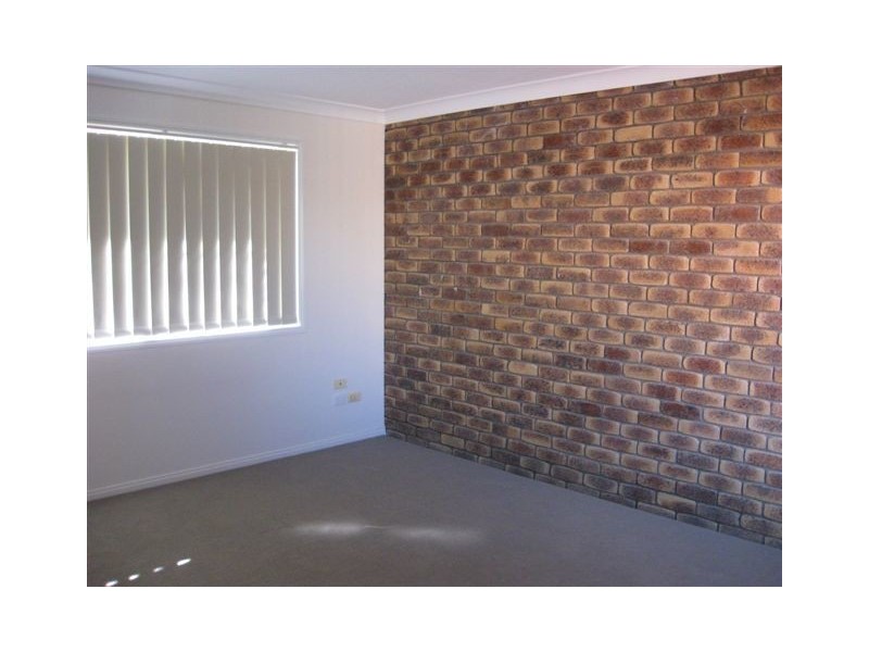 2/390 Stenner Street, Kearneys Spring QLD 4350