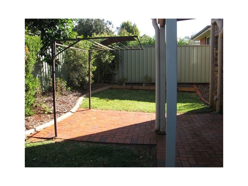 2/390 Stenner Street, Kearneys Spring QLD 4350