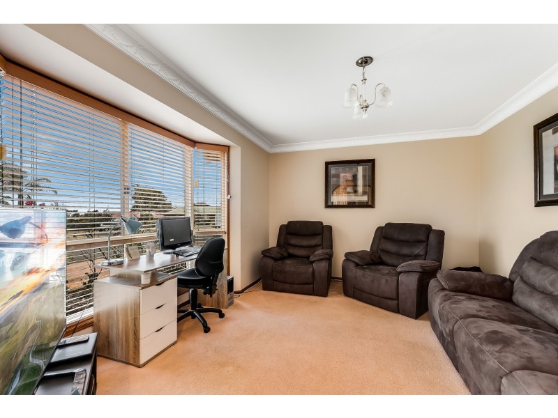 16 Bernborough Court, Glenvale QLD 4350