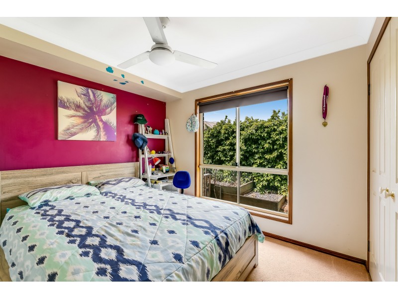 16 Bernborough Court, Glenvale QLD 4350