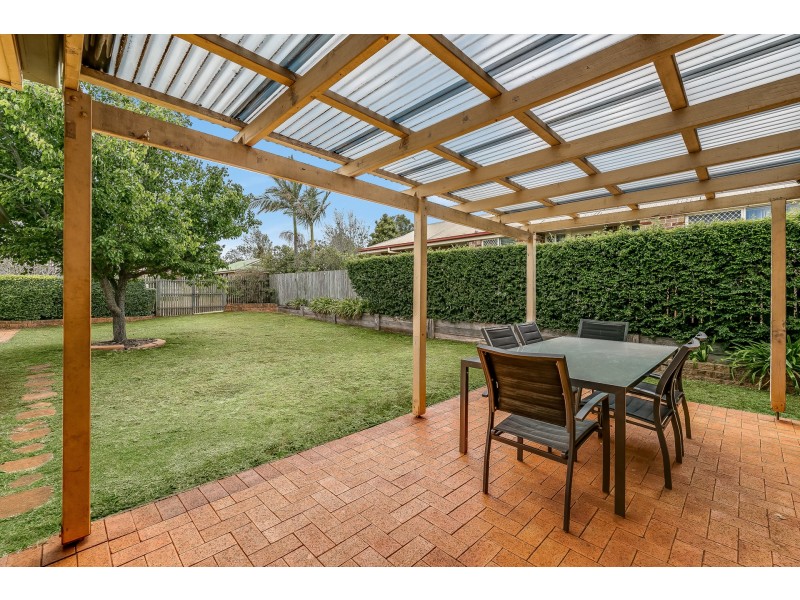 16 Bernborough Court, Glenvale QLD 4350