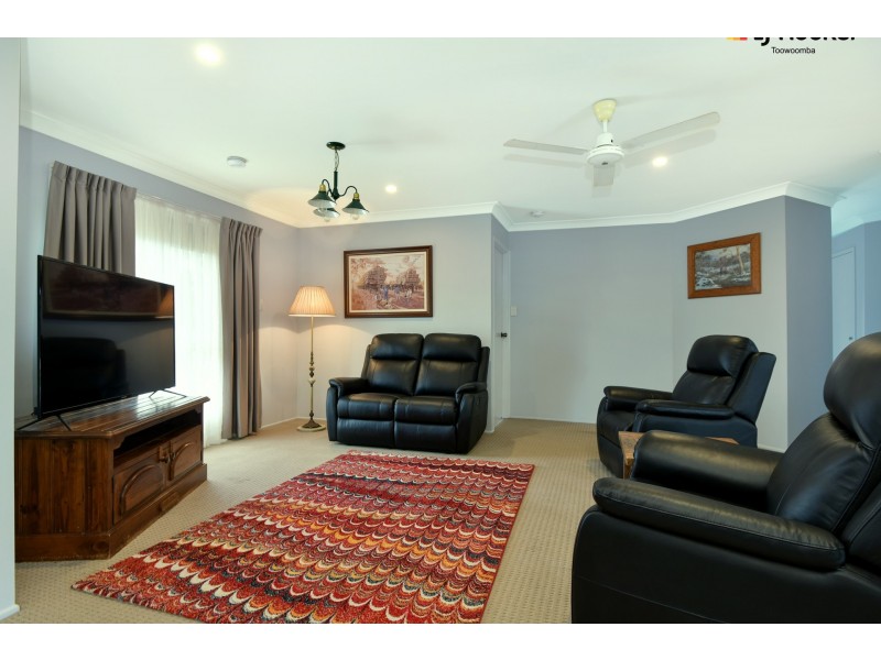 534 South Street, Glenvale QLD 4350