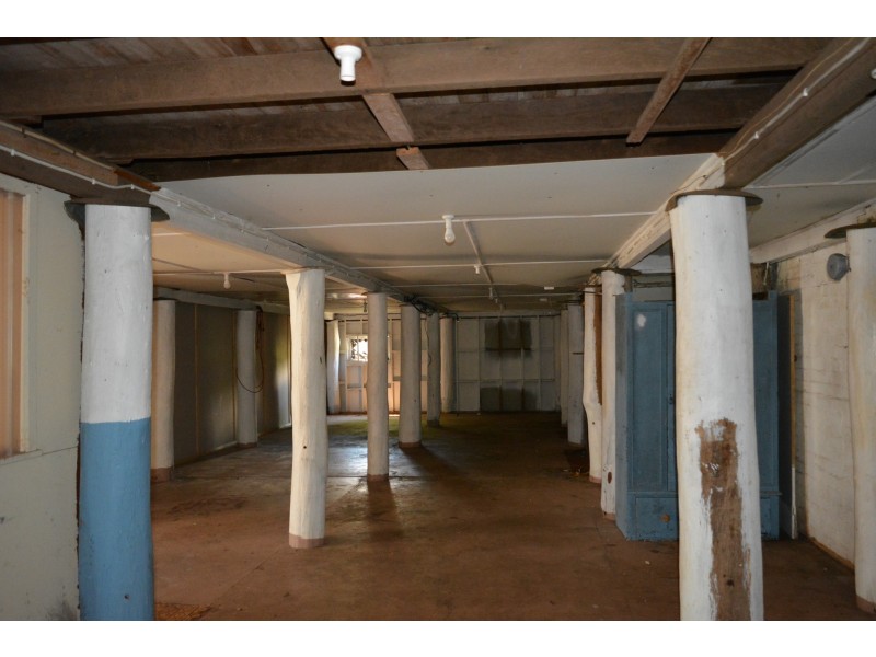 16 Ross Street, Mount Lofty QLD 4350