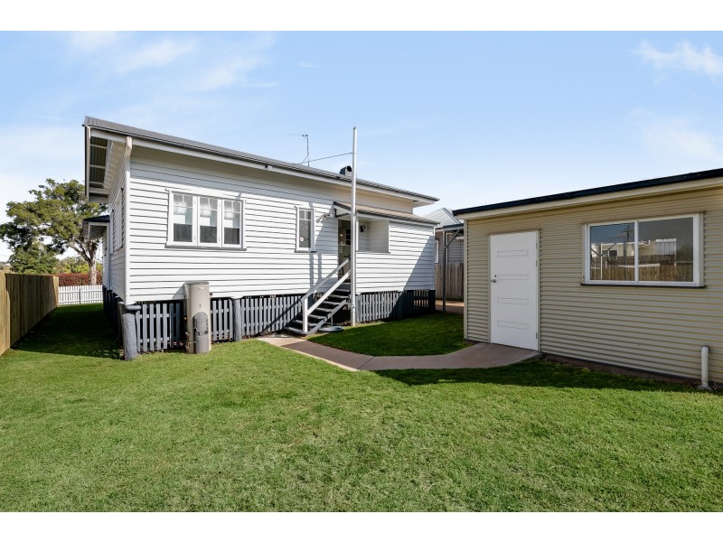 341 Margaret Street, Newtown QLD 4350