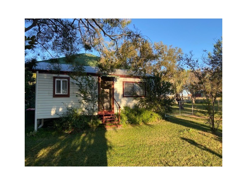 81 Logan Road, Clifton QLD 4361