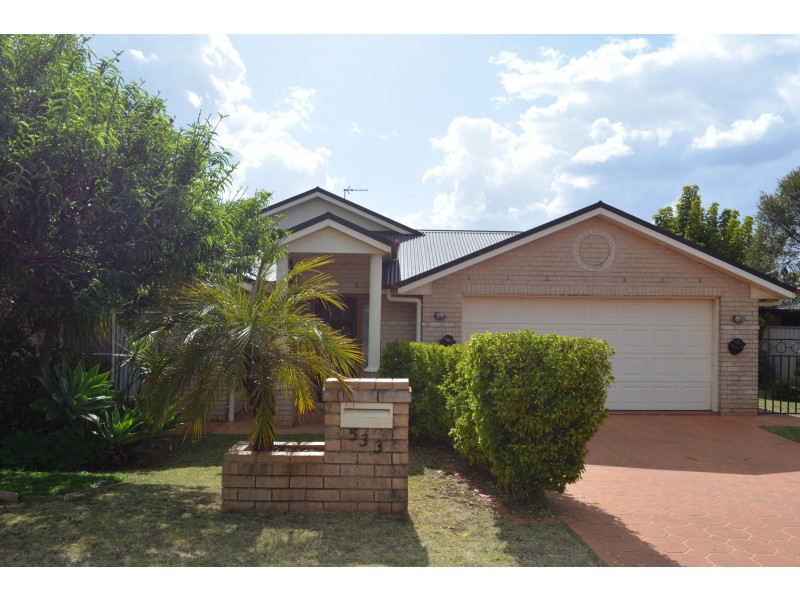 533 Hume Street, Kearneys Spring QLD 4350