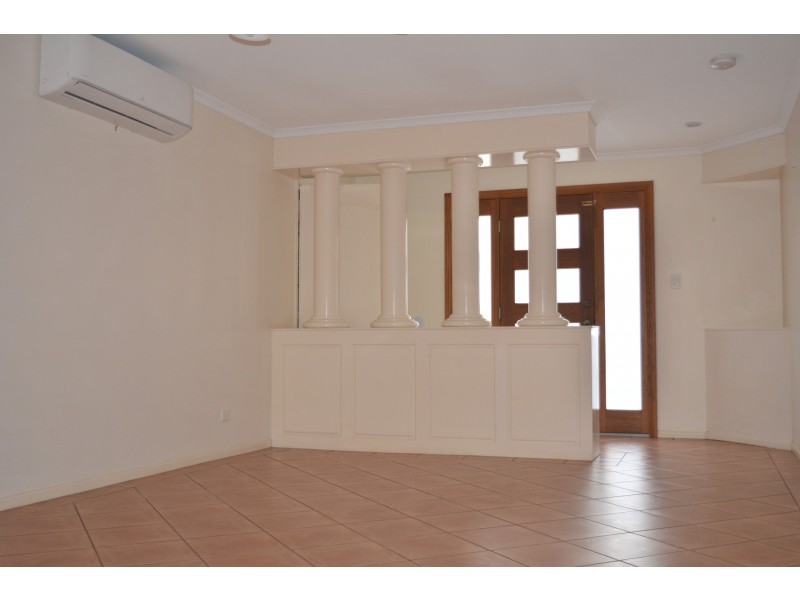 533 Hume Street, Kearneys Spring QLD 4350