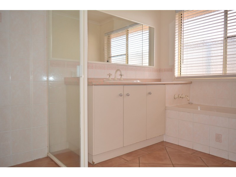 533 Hume Street, Kearneys Spring QLD 4350