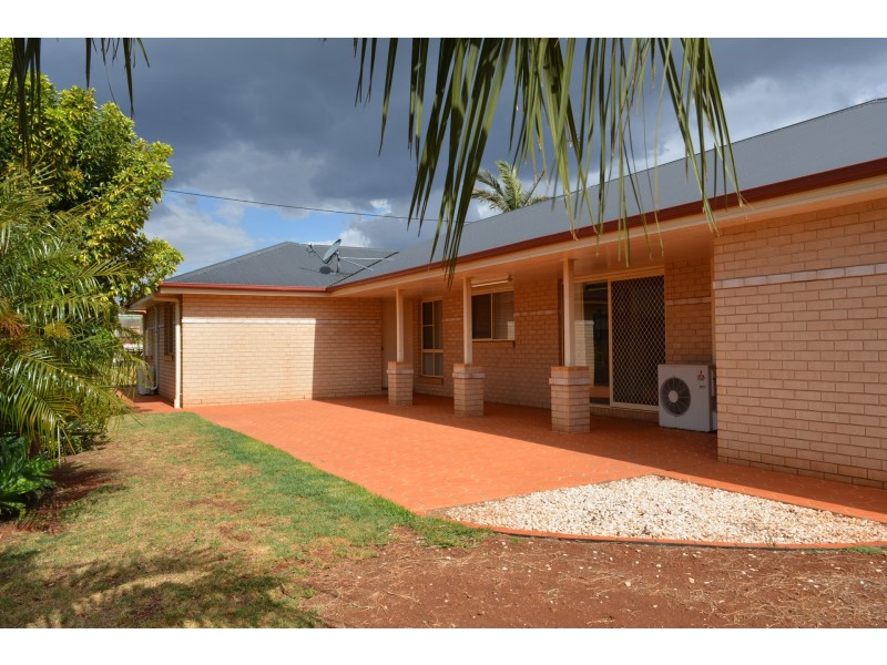 533 Hume Street, Kearneys Spring QLD 4350