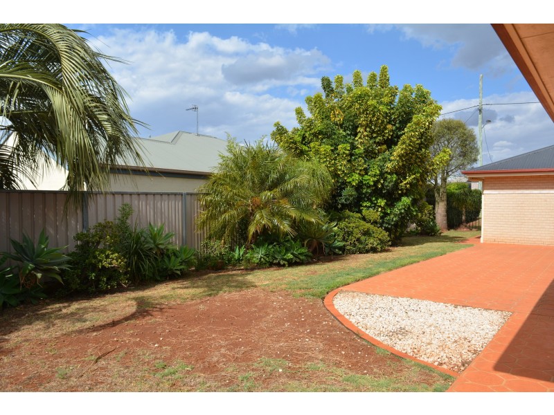 533 Hume Street, Kearneys Spring QLD 4350