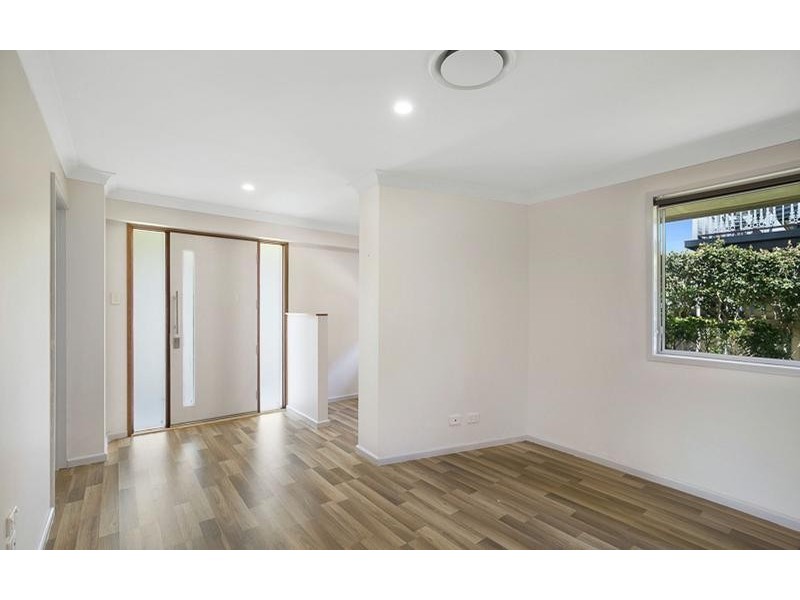 11 Rose Street, Wilsonton QLD 4350