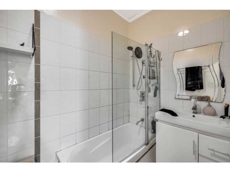 10 Power Street, Harristown QLD 4350