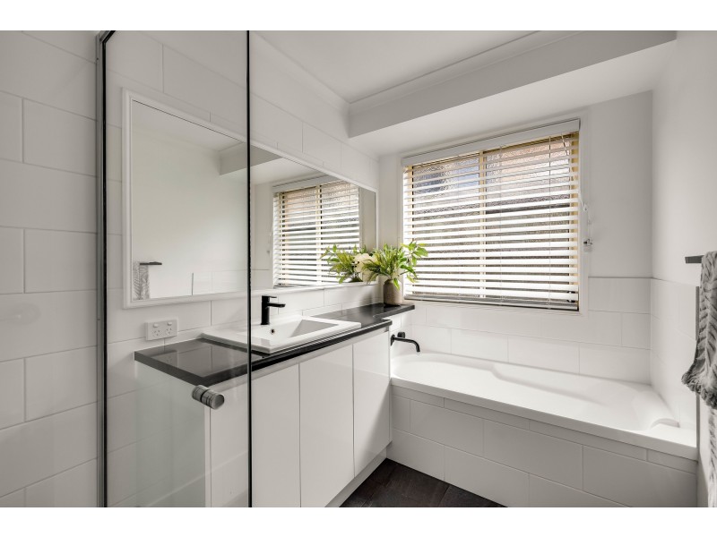 13 Bunya Street, Kearneys Spring QLD 4350
