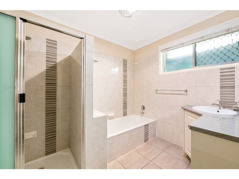 7 Cullen Court, Rockville QLD 4350