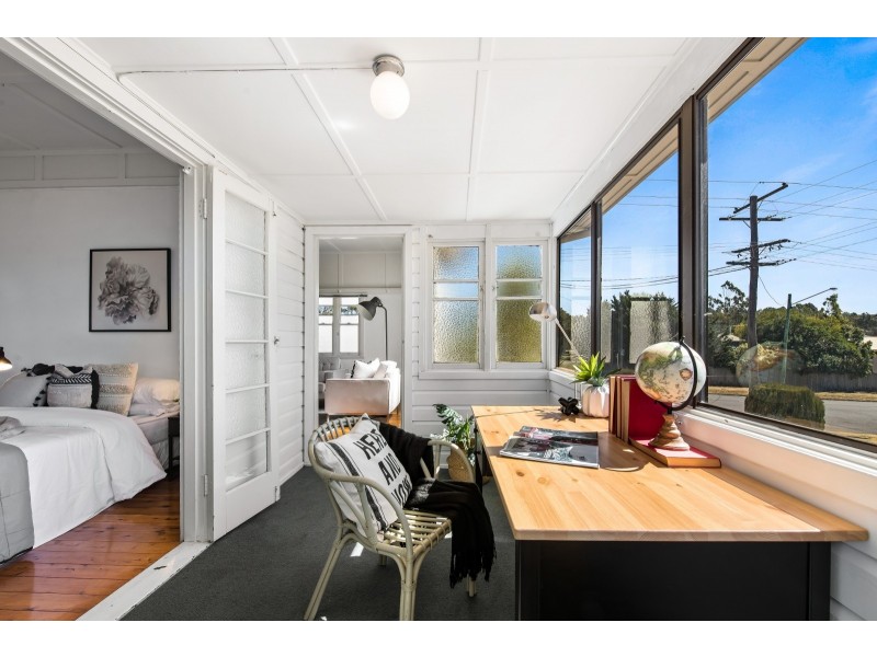 32 Avondale Street, Newtown QLD 4350