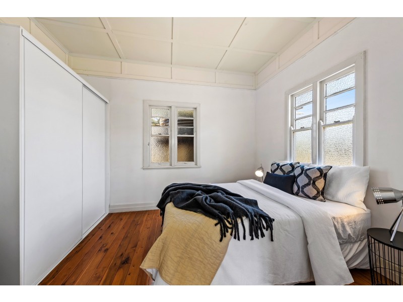 32 Avondale Street, Newtown QLD 4350